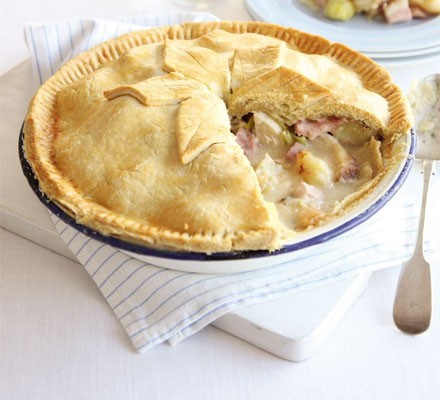Chicken, ham, leek & roast potato pie recipe 