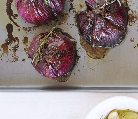Mustardy baked onions recipe
