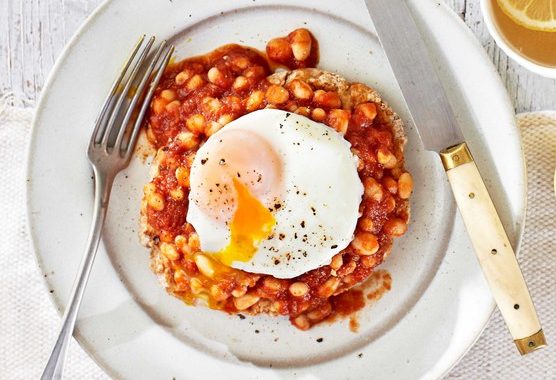 Wholewheat flatbreads with beans & poached egg recipe