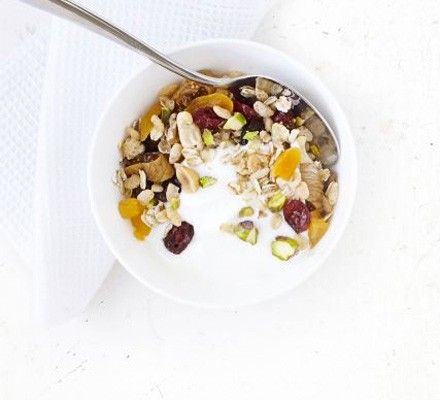 Crunchy fruit & nut cereal recipe 