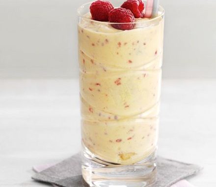 Peach Melba smoothie recipe