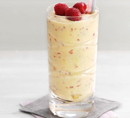 Peach Melba smoothie recipe 