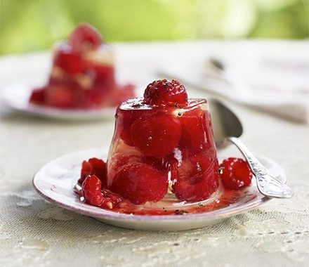 Elderflower & raspberry jelly recipe