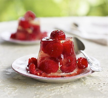 Elderflower & raspberry jelly recipe 
