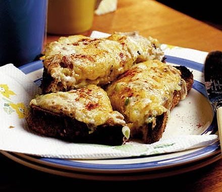 Cheesy tuna melts recipe