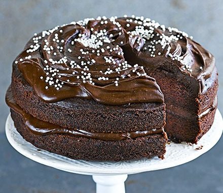 Easy vegan chocolate cake recipe