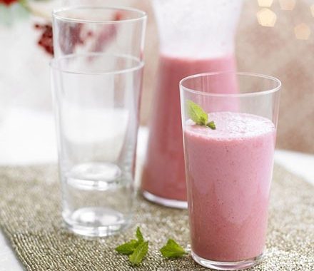 Cranberry & raspberry smoothie recipe