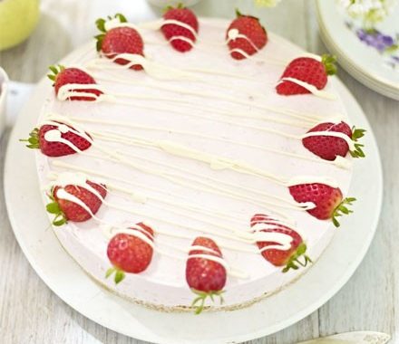 Strawberry & white chocolate mousse cake recipe