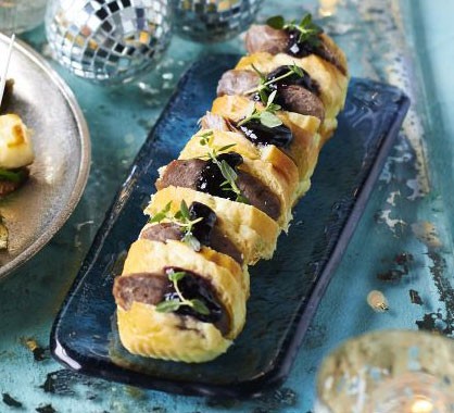 Mini venison & blueberry dogs recipe