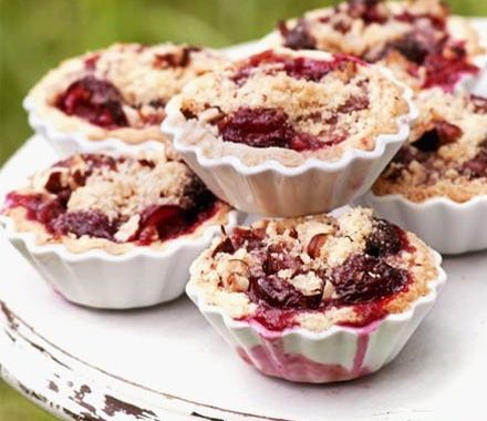 Cherry crumble pies recipe