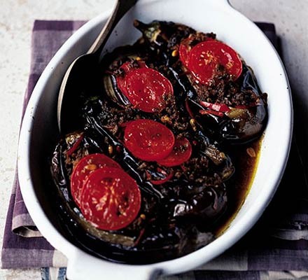 Baked aubergines stuffed with minced lamb recipe 