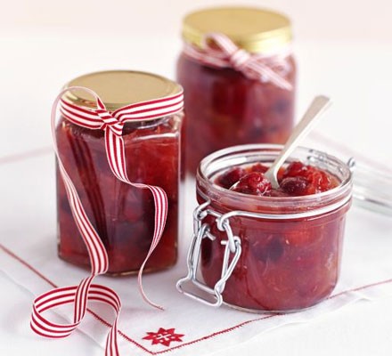 Apple & cranberry chutney recipe 