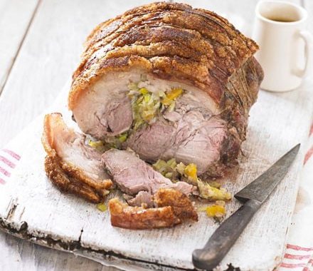 Slow-roasted pork shoulder with leeks, apricots & thyme recipe