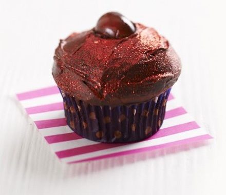 Red velvet choc-cherry cupcakes recipe