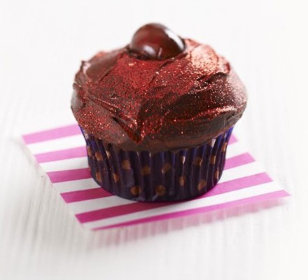 Red velvet choc-cherry cupcakes recipe 