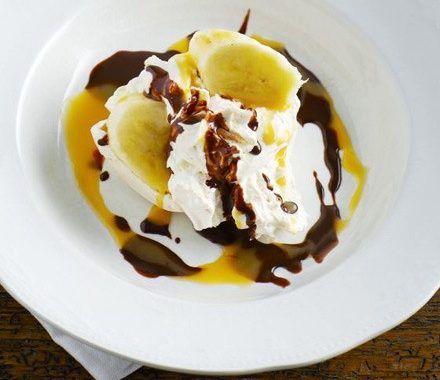 Chocolate, salted caramel & banana mess recipe