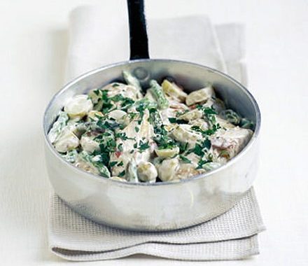 Chicken fricassée with new potatoes & asparagus recipe