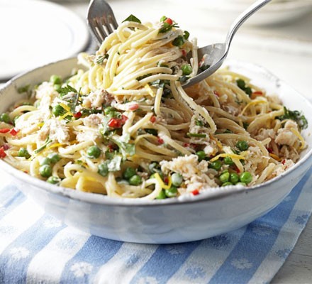Creamy crab & pea pasta recipe 
