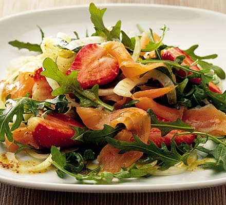 Salmon, strawberry & fennel salad recipe 