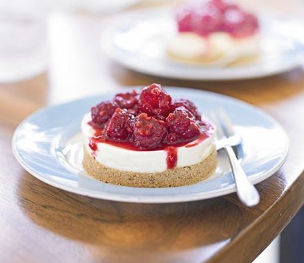 Manuka honey cheesecake with raspberries recipe
