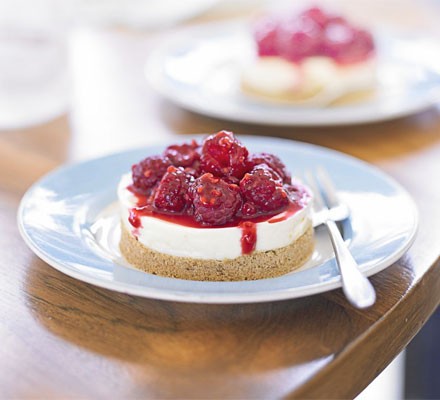 Manuka honey cheesecake with raspberries recipe 
