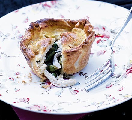 Mini chicken pies recipe 