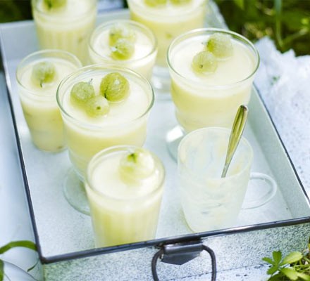 Gooseberry cream & elderflower jelly pots recipe 