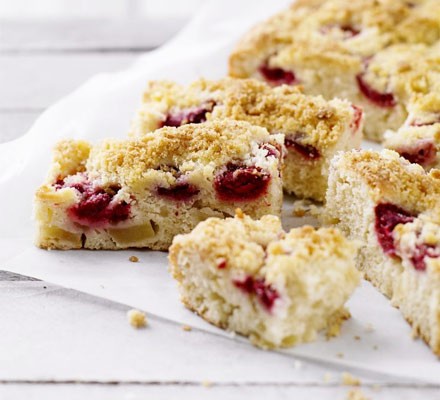Raspberry & apple crumble squares recipe 