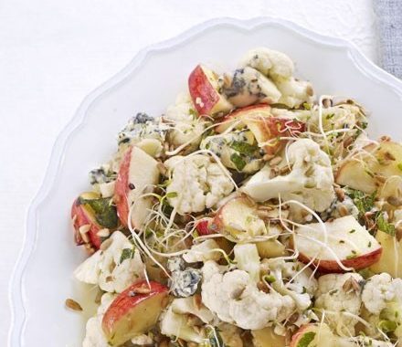 Crunchy cauliflower, apple & blue cheese salad recipe