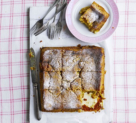 Vegan rhubarb & custard bake recipe 