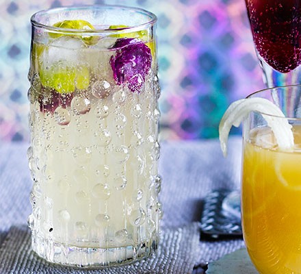 Prosecco & elderflower cocktail recipe 
