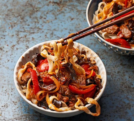 Laghman (hand-pulled noodles in a tomato & lamb stew) recipe 