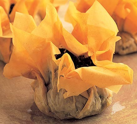 Cheesy spinach parcels recipe 